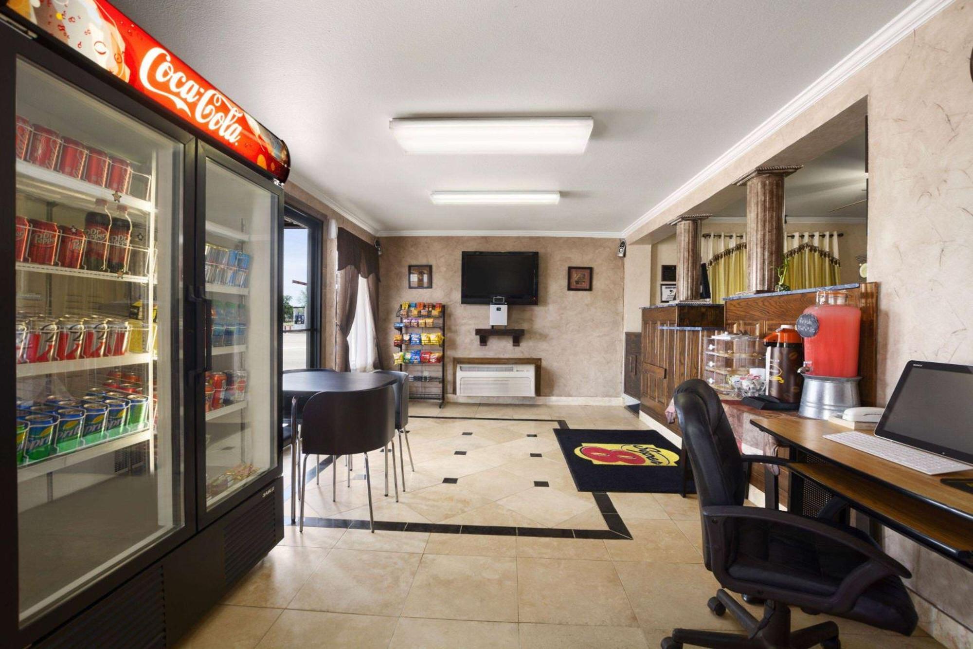 Super 8 By Wyndham Childress Motel Luaran gambar