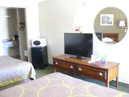 Super 8 By Wyndham Childress Motel Bilik gambar